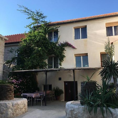 Sobe Gorana Hotel Zivogosce Bagian luar foto