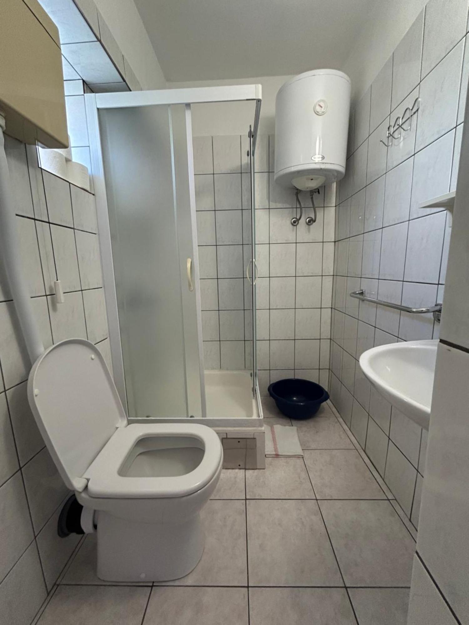 Sobe Gorana Hotel Zivogosce Bagian luar foto