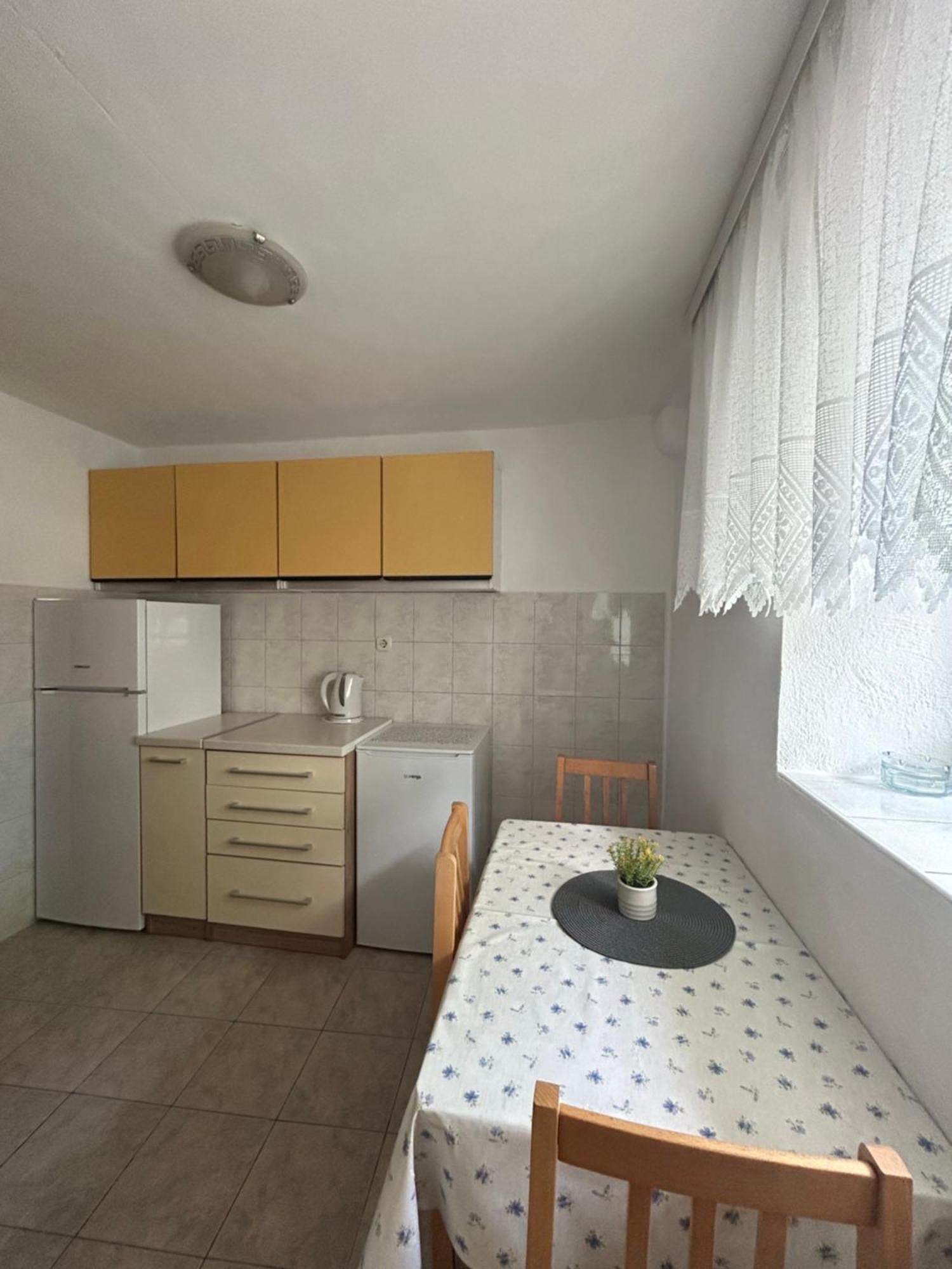 Sobe Gorana Hotel Zivogosce Bagian luar foto